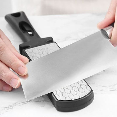 Aiguiseur couteau encombrement minimal dans les tiroirs grâce à sa forme plate