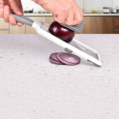 coupe legumes avec poignet ergonomique et base antidérapante