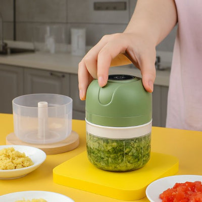 Hachoir electrique avec bol transparent qui permet de visualiser la texture des aliments