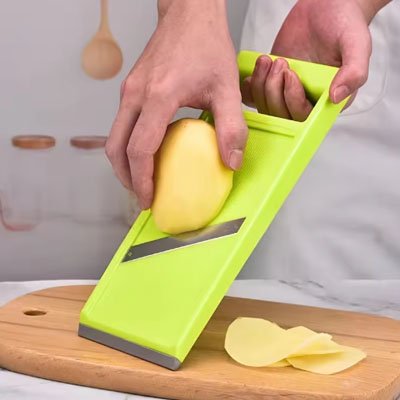 Mandoline Cuisine poignée intégrée  une prise en main ferme et sécurisée pendant la découpe