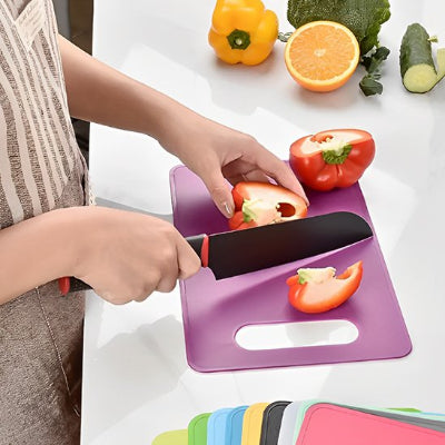 Planche à découper disponible en plusieurs teintes vives  pour différencier les usages alimentaires