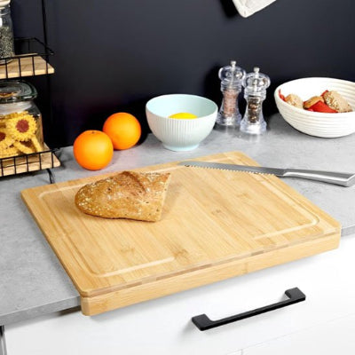 Planche à découper en bois esthétique naturelle s'intégrant dans tout style de cuisine