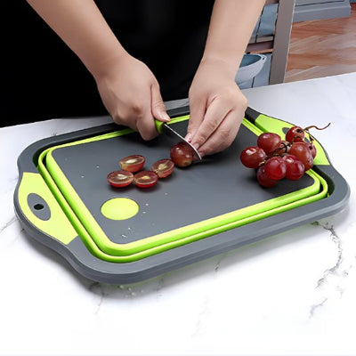 Planche à découper se transforme en récipient pour laver ou rincer les aliments directement