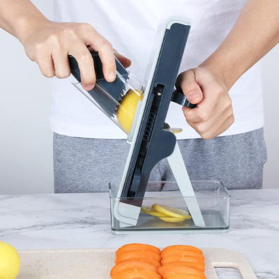 Utilisation debout stable avec moins d'effort physique de notre mandoline cuisine 